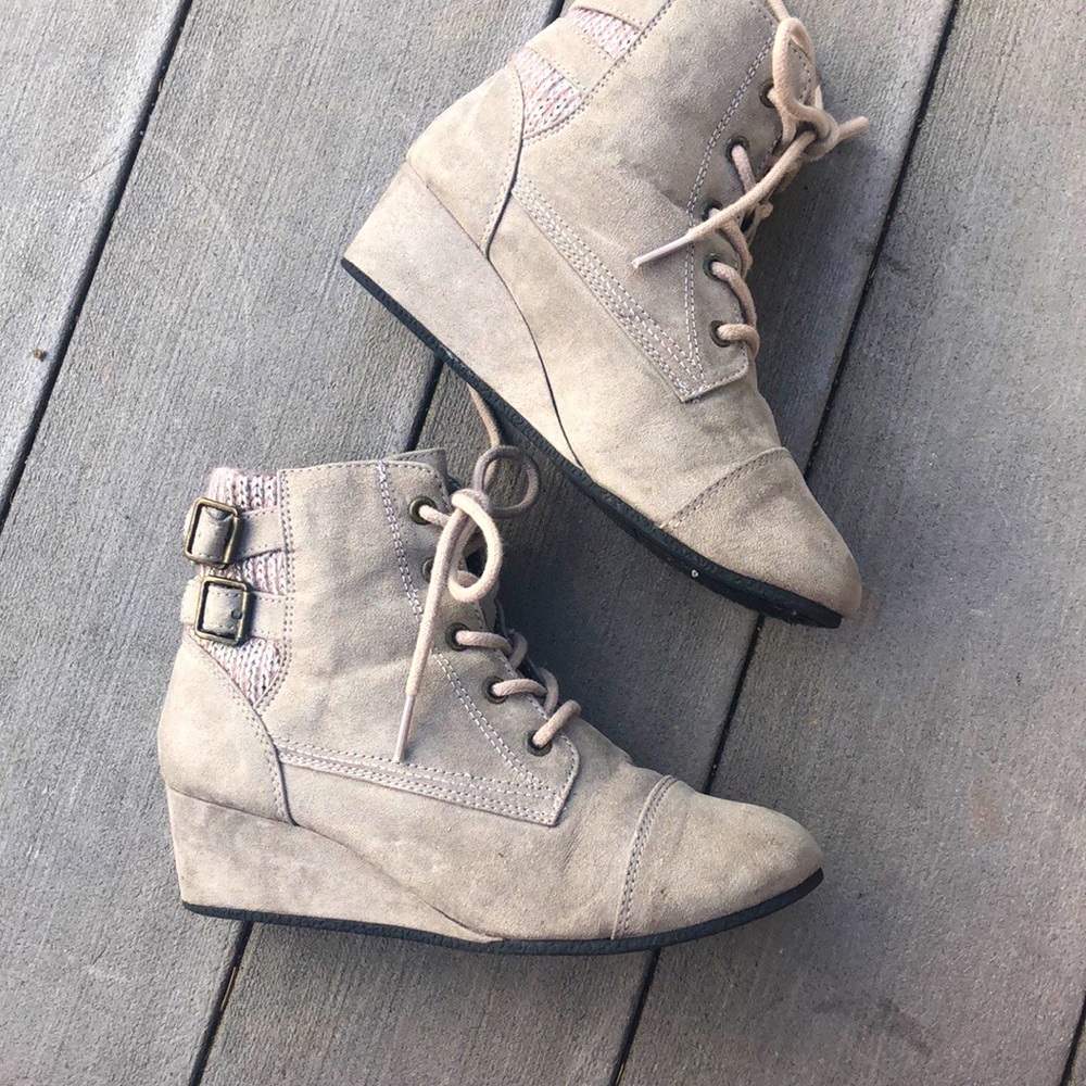 Simply Styled little girl lace up dress boot - gray